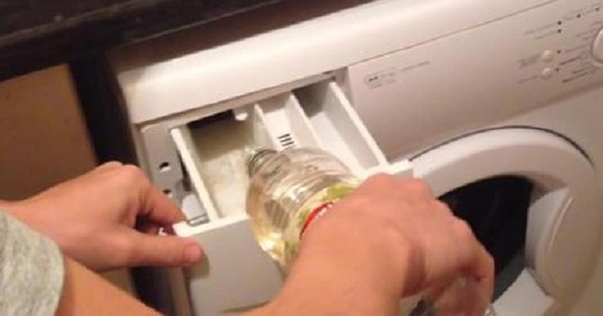 10 Incredible Ways To Use Vinegar To Clean Your Clothes