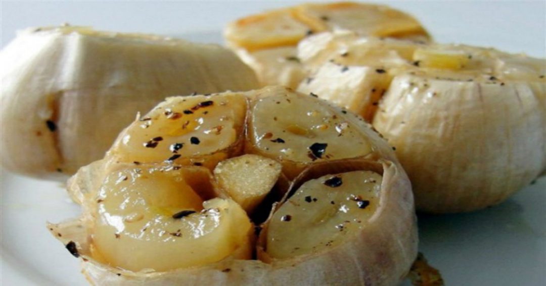 Eating 6 Roasted Garlic Cloves Will Heal Your Body Just in 24 Hours